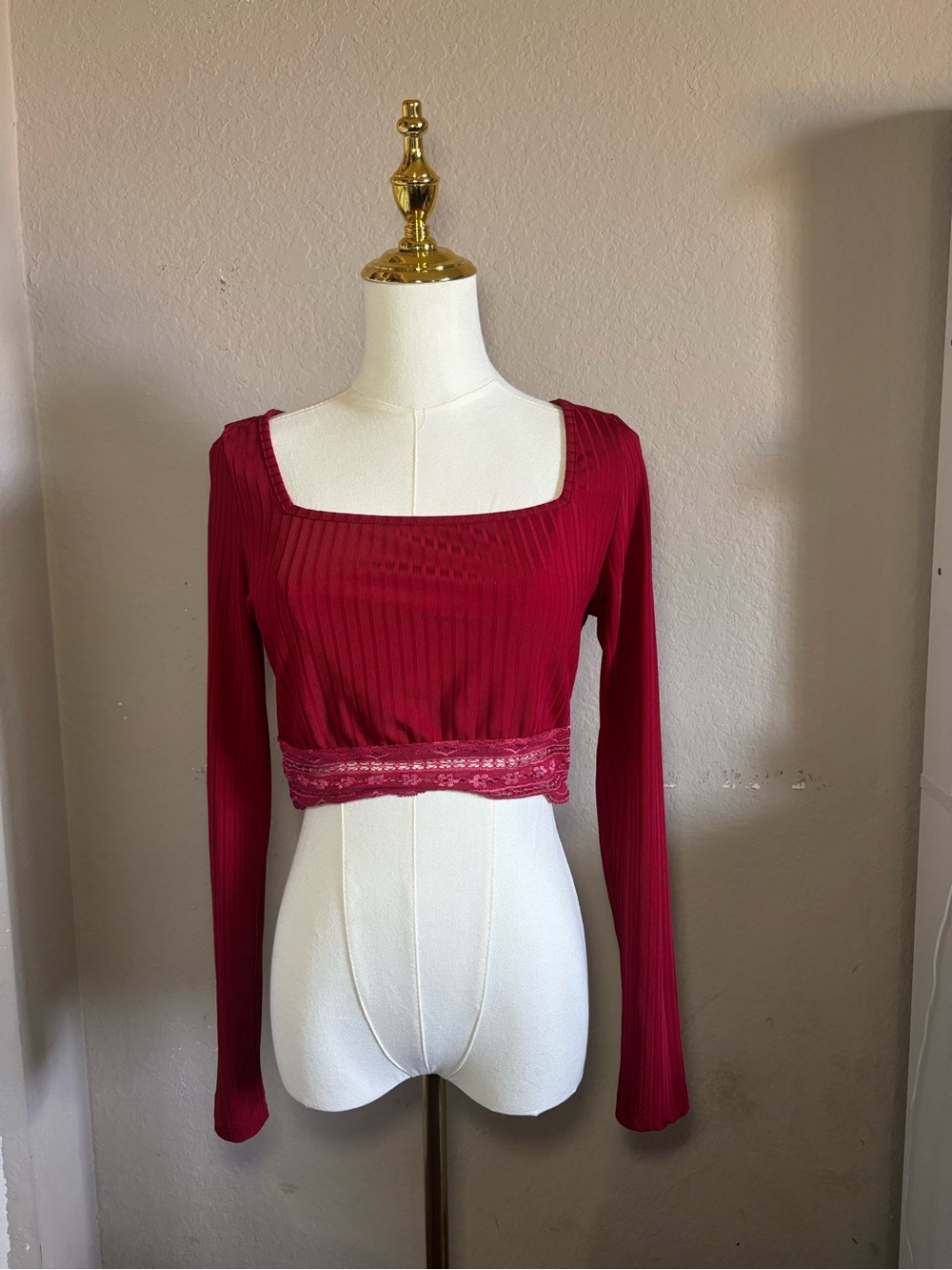 SHEIN Red Ribbed Lace-Trim Long Sleeve Crop Top
